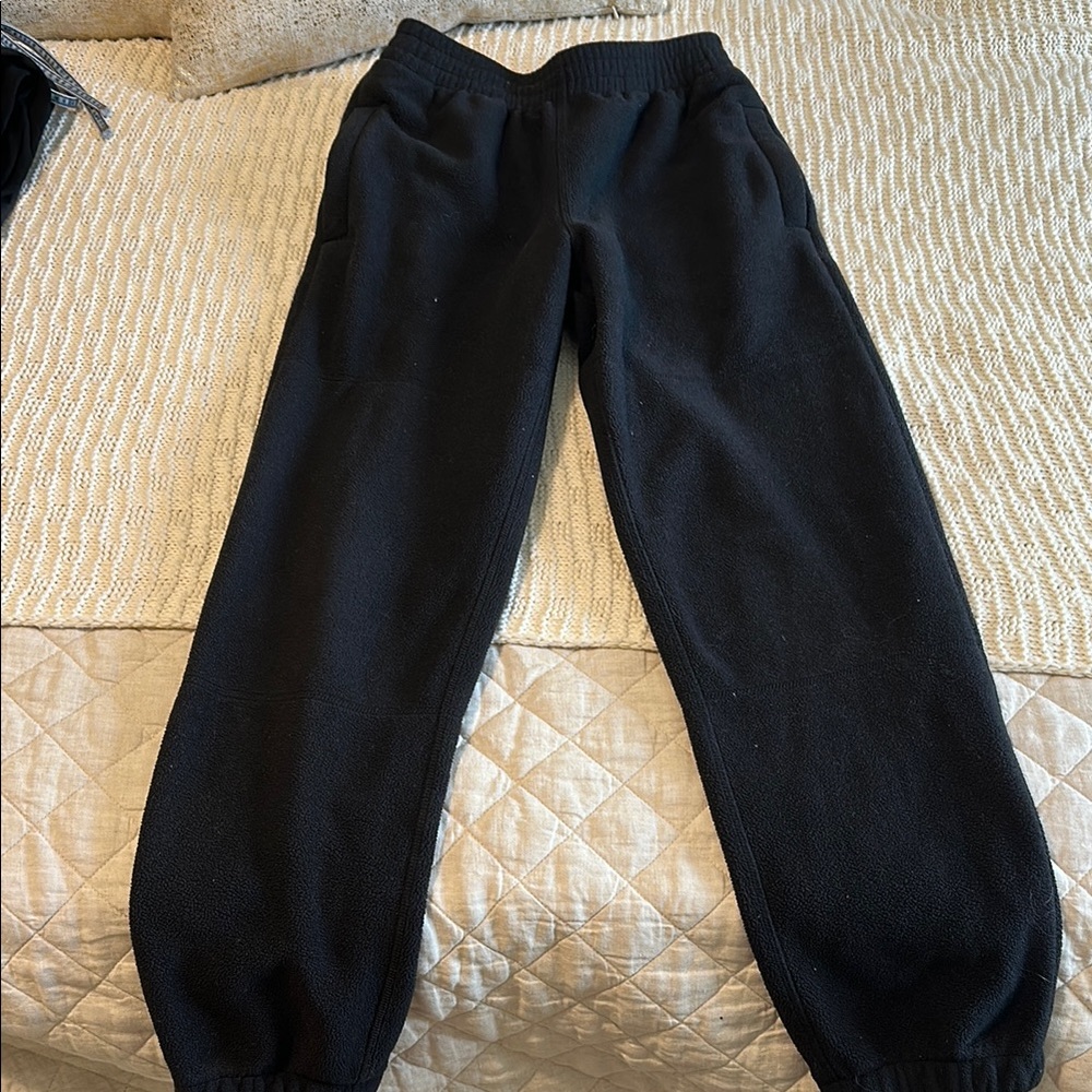 TNA Aritzia Polar Fleece Black Jogger Pants